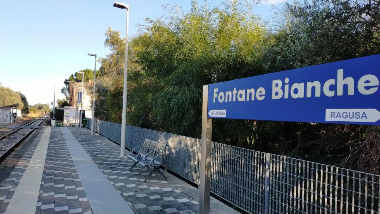 Villa Delle Muse Fontane Bianche Exteriör bild
